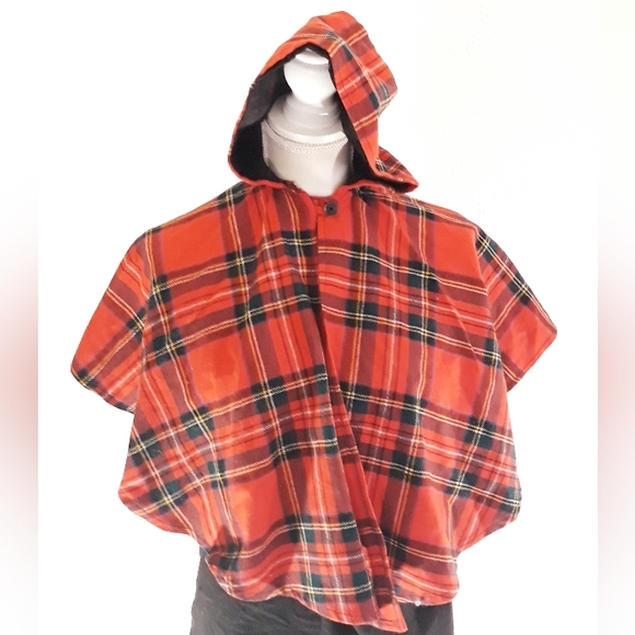 Vintage Other - Vtg O'Neil of Dublin Child's Red Plaid Hooded Capelet Size Small Wool Blend